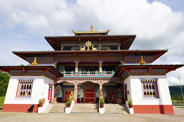 temple bouddhiste Paldenshangpa, mille bouddhas, temple tibétain, bouddhisme, bourgogne, morvan, la boulaye, visite culture, blog culture, découverte