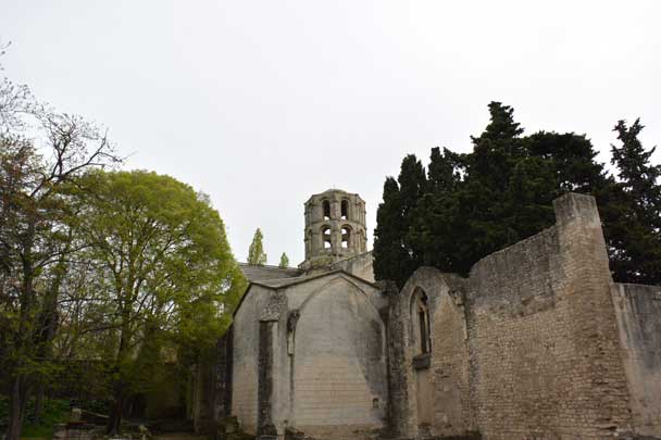 Arles antique, parcours, circuit, blog culture, test, ballade, thermes, Alyscamps, théâtre, arènes