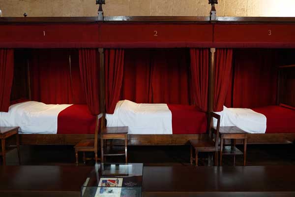 Hospices de Beaune, musée, Beaune, patrimoine, toit vernissé, Cote d’Or, Bourgogne, Blog culture