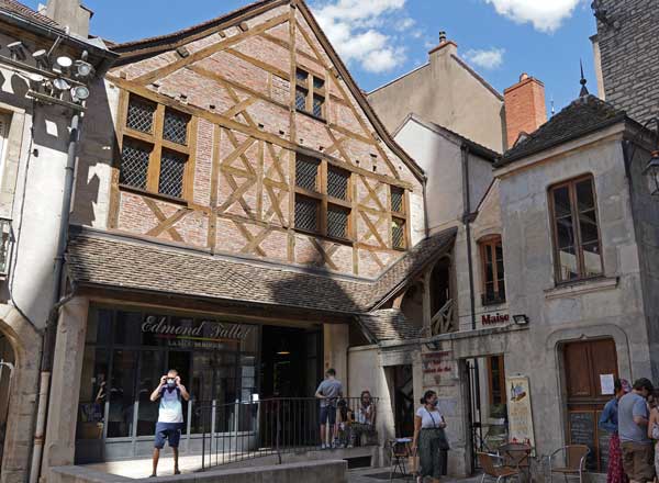 parcours de la chouette, guide du parcours, Dijon, Chouette, balade urbain, Office du Tourisme, découvertes histoire, blog culture