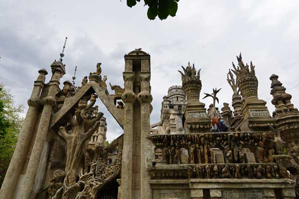 Palais idéal du Facteur Cheval, monument historique, Hauterives, Drôme, folie, rêverie, fonction publique qui détruit mentalement, asperger, visite culturelle, blog culture