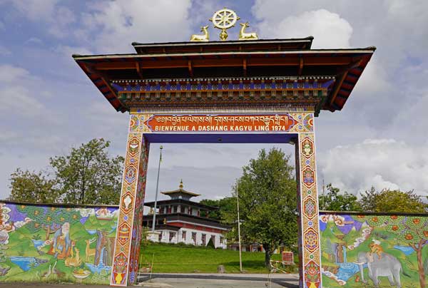 temple bouddhiste Paldenshangpa, mille bouddhas, temple tibétain, bouddhisme, bourgogne, morvan, la boulaye, visite culture, blog culture, découverte