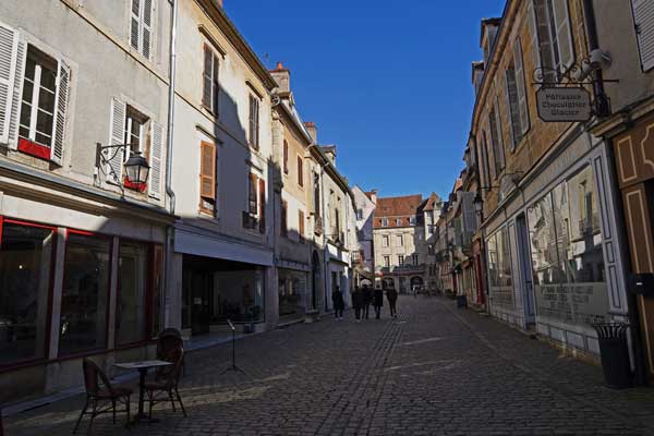 Semur-en-Auxois, Semur, Auxois, Dijon, Duc de Bourgogne, parcours, remparts, cité médiévale, armançon, cité de caractère, village de france, Bourgogne, balade, blog culture