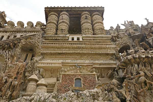 Palais idéal du Facteur Cheval, monument historique, Hauterives, Drôme, folie, rêverie, fonction publique qui détruit mentalement, asperger, visite culturelle, blog culture